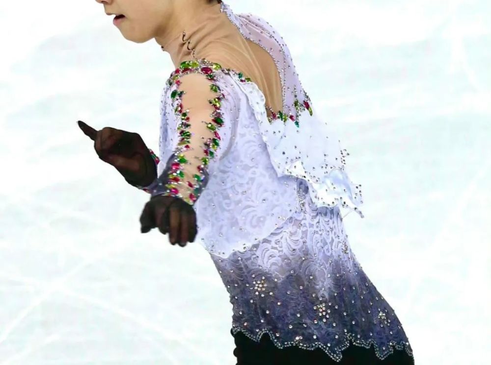 羽生结弦上场!他那些绝美的冰上服装大起底!插图43