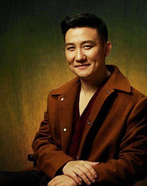 2016年,杨树林在《跨界喜剧王》里搭档李玉刚拿下了"冠军经纪人"这一