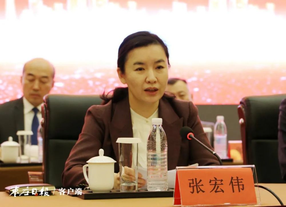 张宏伟在主持会议时强调,全市各级工商联组织要认真学习贯彻本次会议