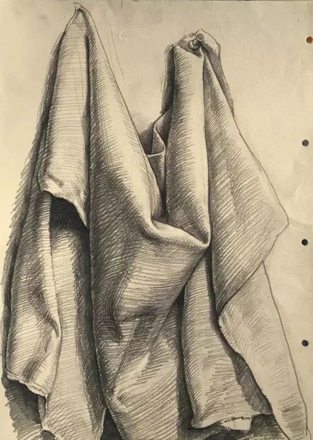 素描:衣褶布褶的画法解析学习秘籍!