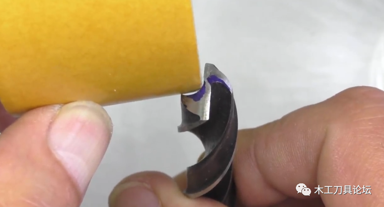 麻花钻修磨技巧:手把手教你磨钻头_腾讯新闻