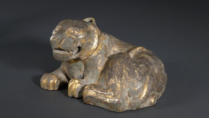 这件西汉鎏金铜虎靠什么登上上海博物馆壬寅虎年迎春展