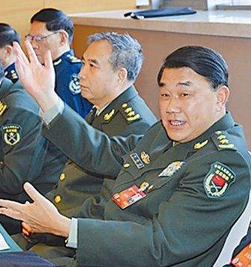 她曾任福建衛生廳廳長丈夫當過大軍區副政委兩個兒子都是中將