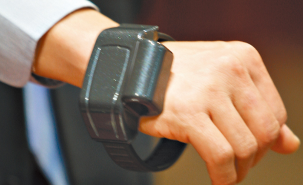 电子手铐能解决非羁押对象监管难题助力打造非羁押诉讼新模式