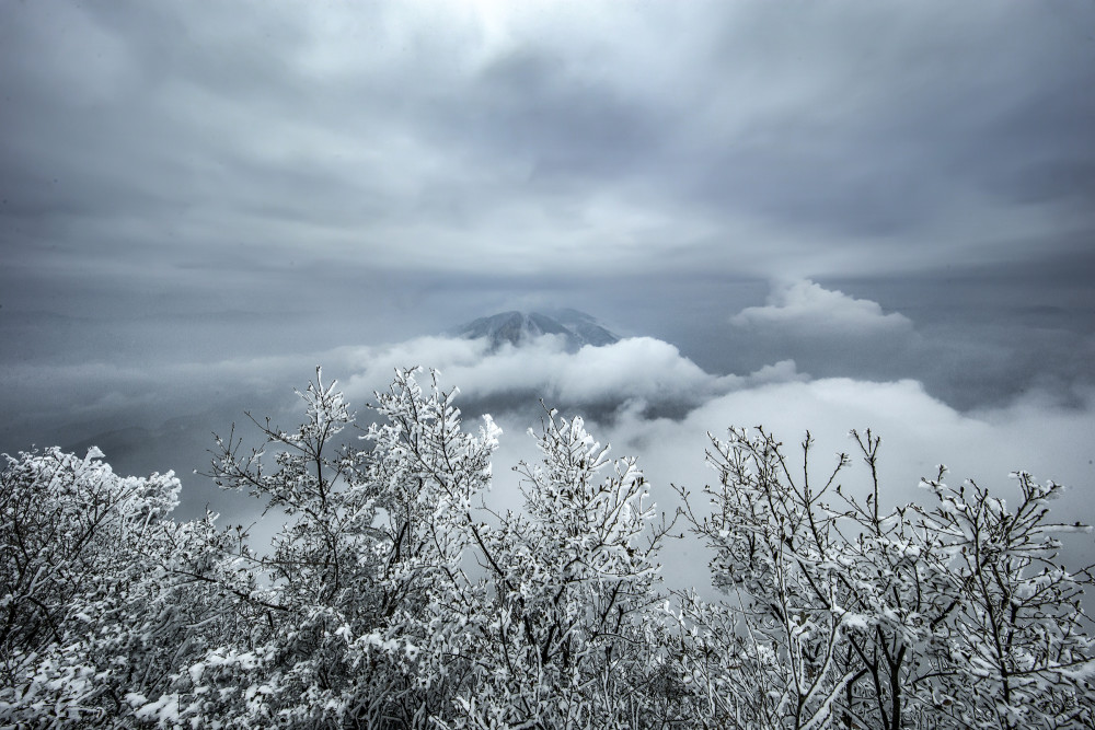 长江三峡迎春雪 壮丽雪景别有韵味