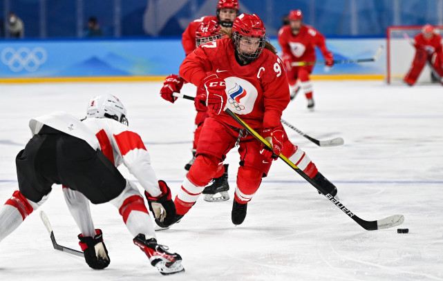 宋彦桦 摄当日,在北京五棵松体育中心举行的北京2022年冬奥会冰球女子