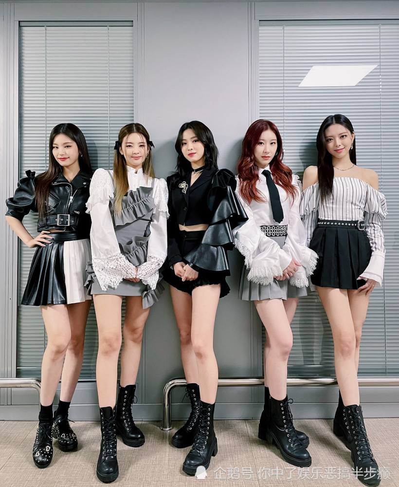 itzy成员lia新冠自检呈阳性,出道三周年纪念演唱会中断!_腾讯新闻