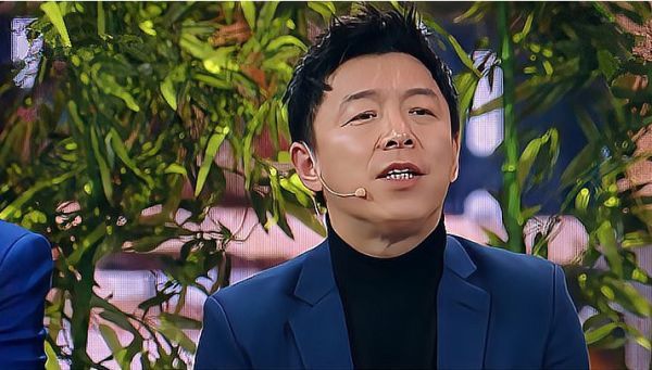 情商最高的男明星黄渤何炅在他面前都是弟弟他才是公认的王者