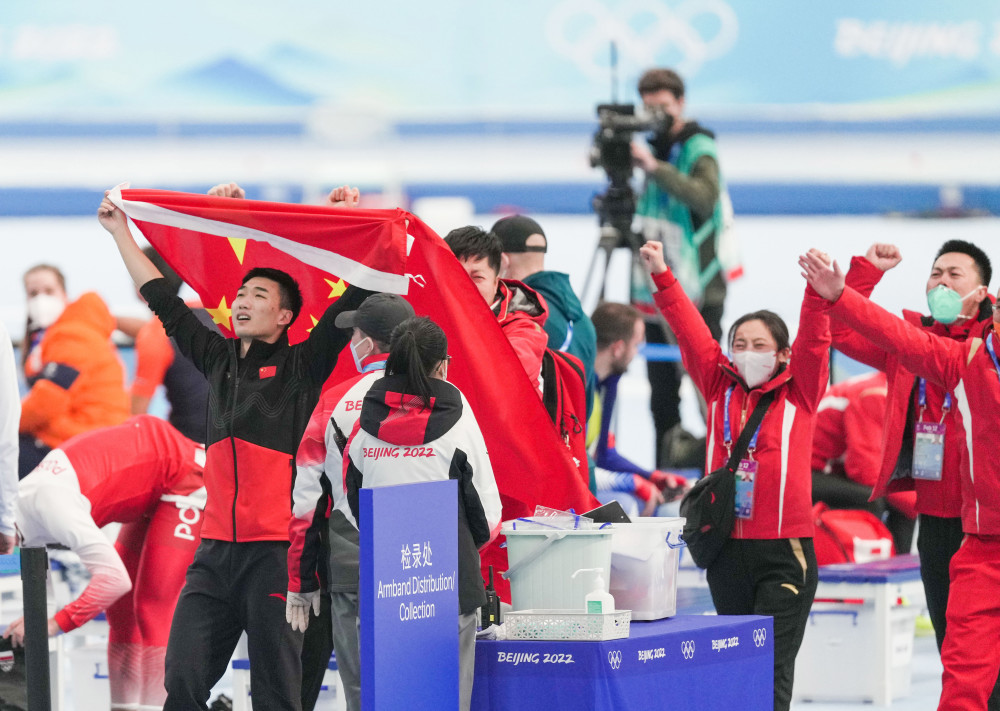 冬奥会速滑夺冠图片
