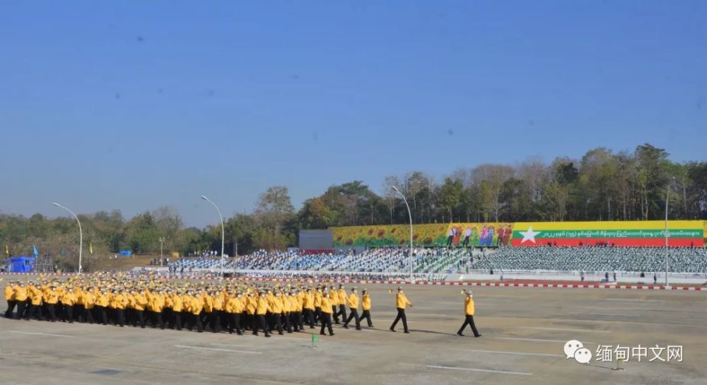 缅甸庆祝第75届联邦日，在首都举行大阅兵（组图）三年级的数学题100道拓试