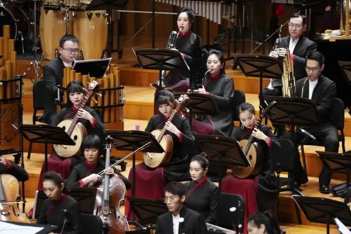 尹锡悦的手指甲成韩网民争论话题支持者：无语小学音乐四年级人教版目录