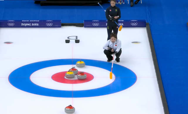 不斩无名之辈冰壶女队拿首胜挑落卫冕冠军