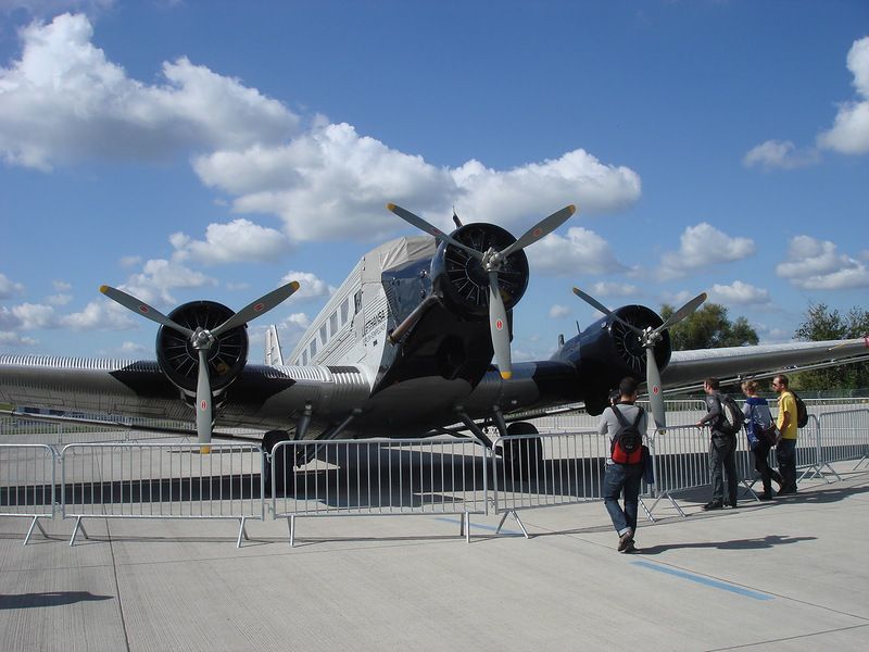 钢铁安妮ju52运输机活跃一个世纪的德国常青树