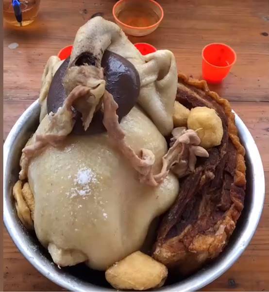 杀鸡准备吃的时候,竟发现全是油压根就没有肉!