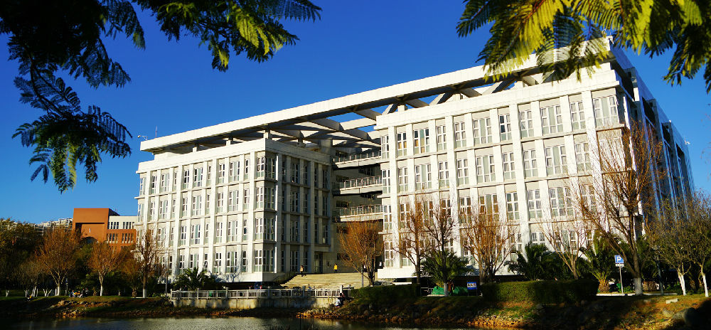 大理大学以医学和师范为特色,前身为大理学院,去年成为博士点高校.