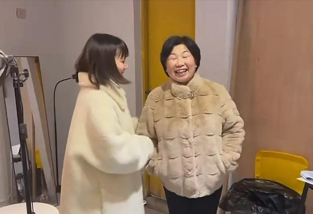 杜新枝从江西回到河南就生病住院了有网友表示质疑