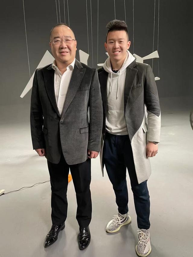 英达解说儿子冬奥会打冰球引争议足球报名记我对他没一点好感