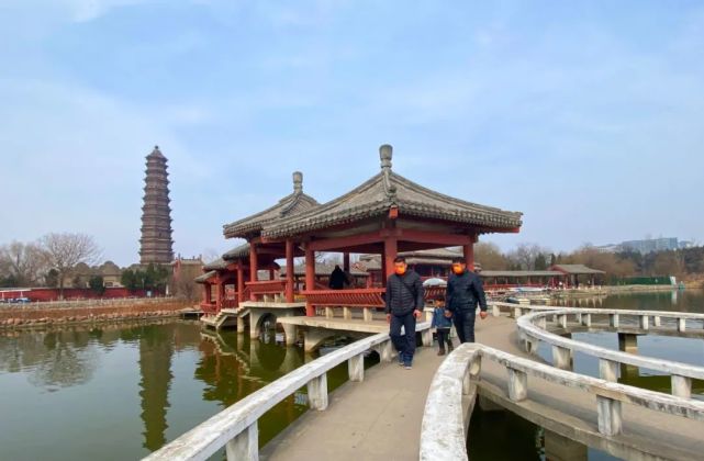 即可免費入園只需持身份證,雙碼我市居民免費開放鐵塔公園日前鐵塔