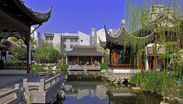 我们可以得知:清朝的四大名园是南京瞻园,海宁安澜园,苏州狮子林,杭州