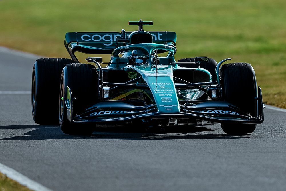 阿斯顿·马丁f1车队为何要提前发布amr22赛车的真实样貌?_腾讯新闻