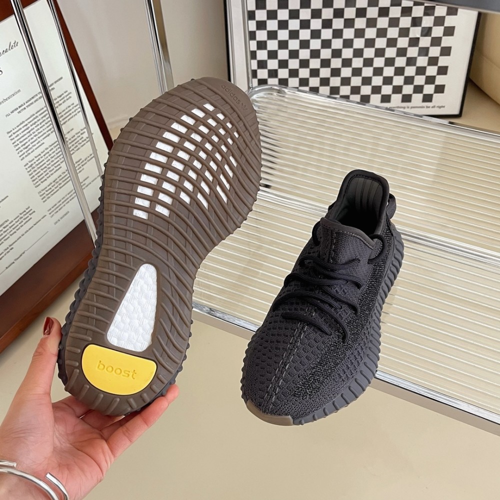 yeezy350有哪些配色,yeezy350最受欢迎配色-第1张图片-潮百科