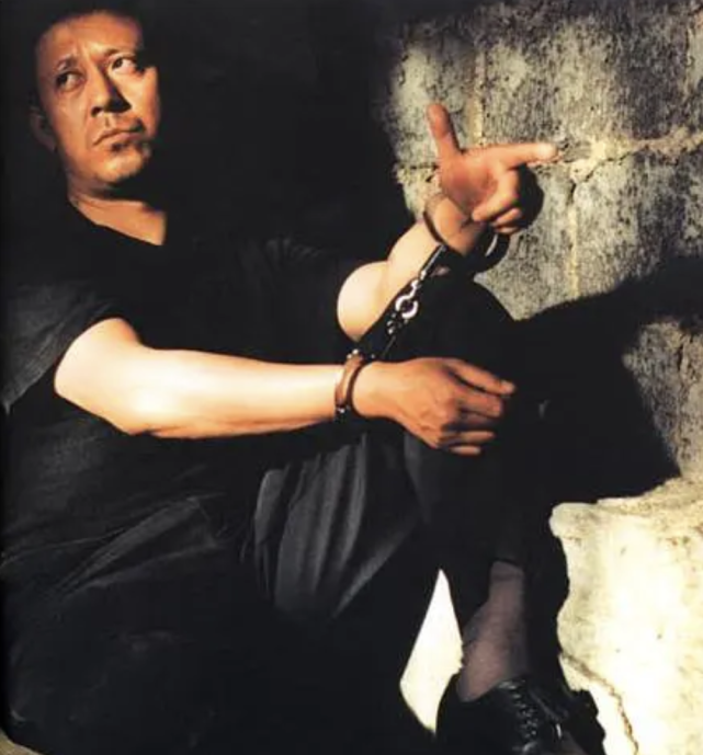 20年后再看电影《寻枪》，我终于明白姜文这个角色为什么会死？_腾讯新闻