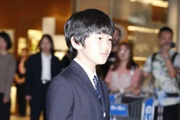 日本时事日本皇位第二继承顺位的悠仁亲王前往筑波大学附属高中参加