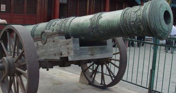 这些火炮在抵挡后金士兵的时候,都发挥了无可比拟的优势.