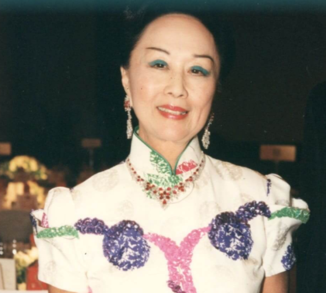 之后,陆雁群继承了丈夫遗产以及持有的公司业务.