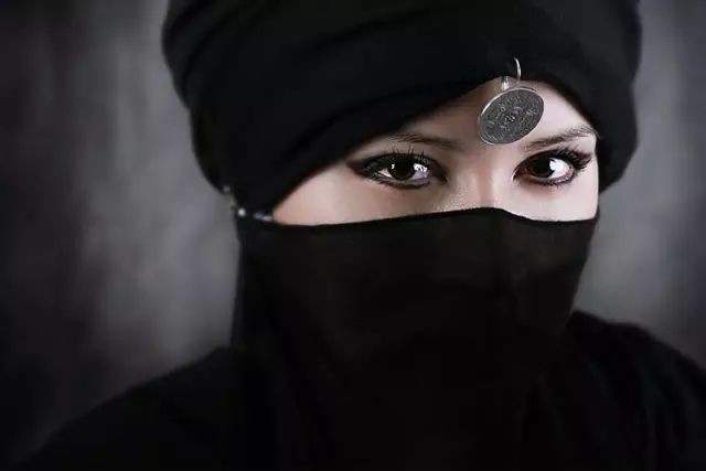 沙特阿拉伯女人照片图片