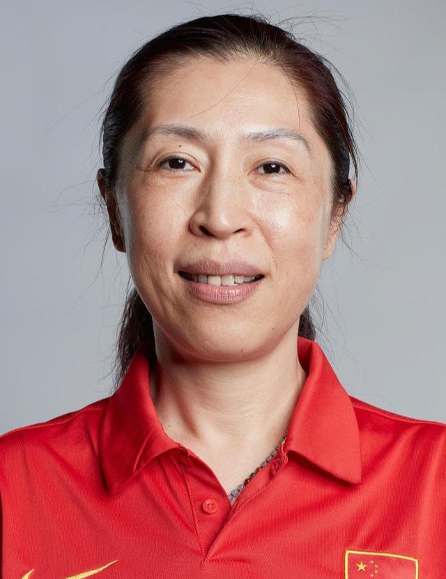 郑薇首执女篮教鞭 打多少分?第4节怒斥姑娘们别放水,比许利明强