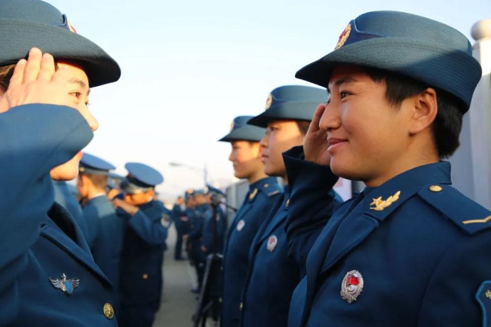 了不起的新兵班长｜王喆：她带出了一批合格的空降女兵！奥运体育项目有哪些