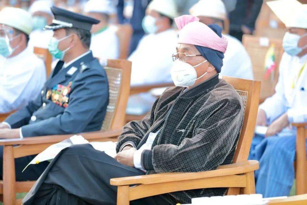 昨日，缅甸十余支武装代表出席第75届联邦节庆典流利说level6相当于什么水平