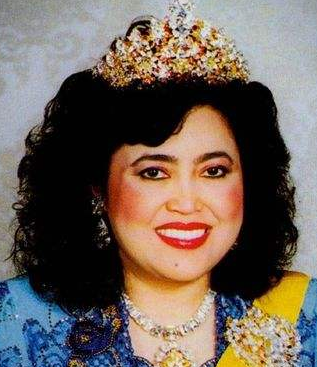 文莱王后嫁身家700亿表哥赶走2个美貌王妃稳坐中宫56年