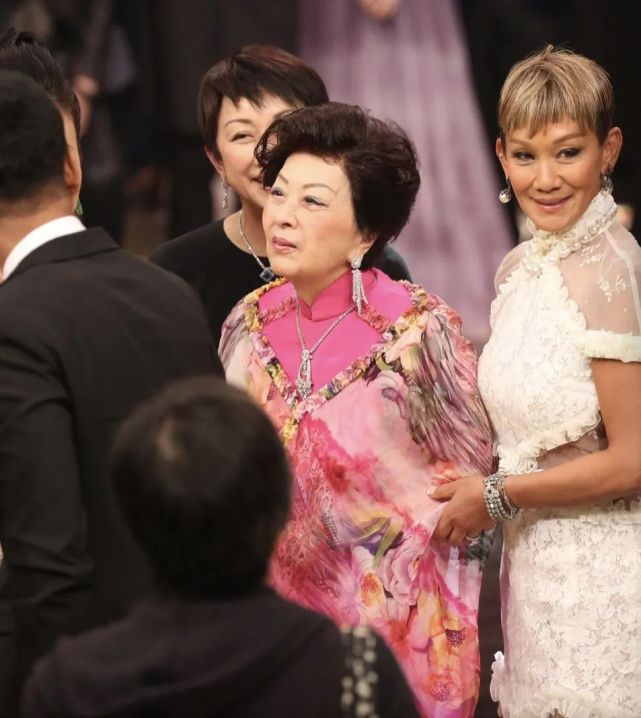 96岁利孝和夫人逝世曾是tvb非执董穿旗袍切蛋糕成为台庆标志