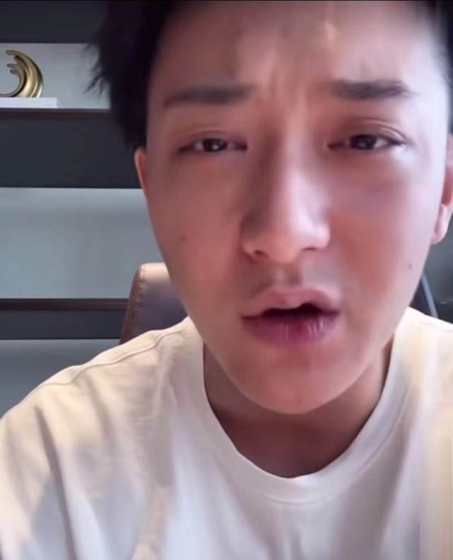 黄子韬直播澄清绯闻后翻车,粉丝曝其丰富情史,包揽中韩偶像网红