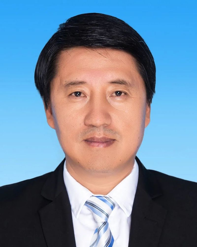 呼和浩特市选举产生新一届政府领导班子贺海东当选市长附简历