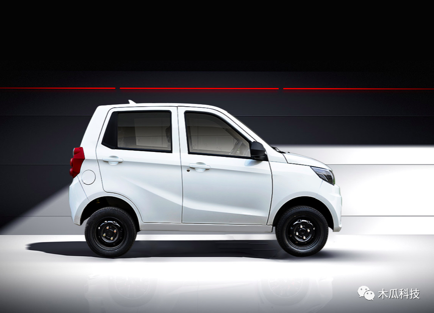 金彭v8电动四轮车评测搭载3000w交流电机坐5人续航130公里