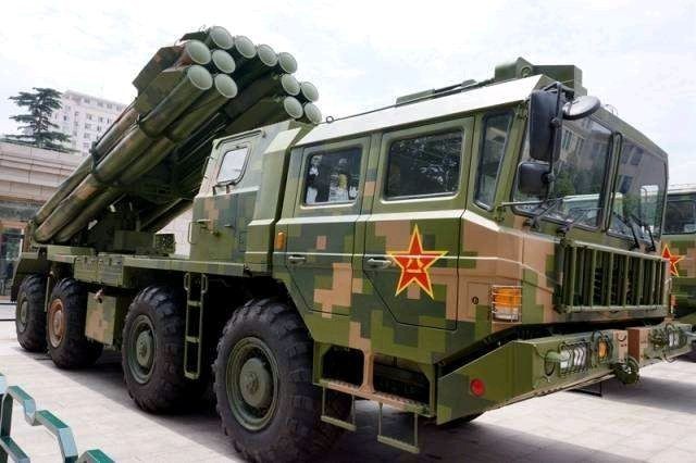 中国火箭炮性能有多先进?多方面精确制导,400公里射程堪比导弹