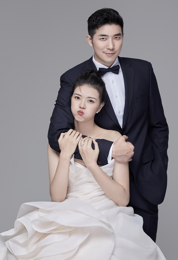 张常宁晒与吴冠希婚纱照 幸福!俩人6月大婚