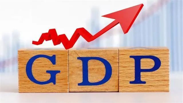 美国经济排行_2021全球GDP排名TOP10:中国超越欧盟27国总和、中美差距持续缩小