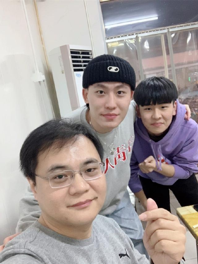 德云社高峰深夜直播持续到凌晨两点半网友德云社都是夜猫子