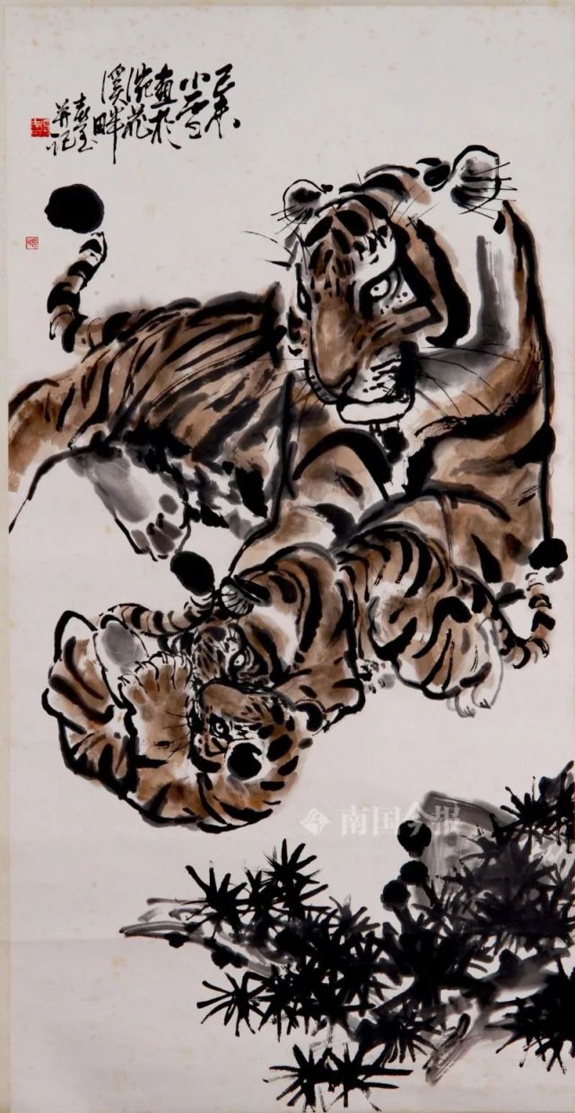 《双虎图》其余七虎,也全是名家之作:现代著名国画家朱文侯的双虎站在