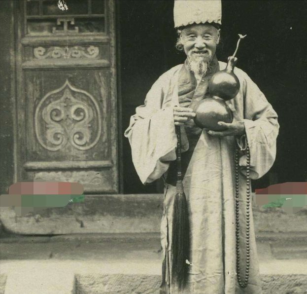 山村破道观有位白胡子老道长告诉我绝圣弃智的真正意义