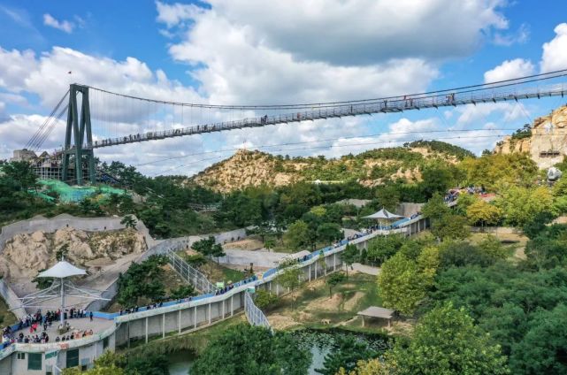 回归自然 回归纯真西霞口神雕山玻璃桥这座玻璃栈道它有着一种闹中取