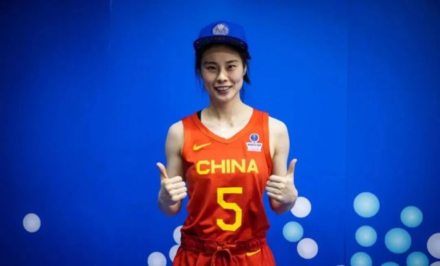 单场30分!中国女篮提前晋级世界杯!黄思静当选mvp!