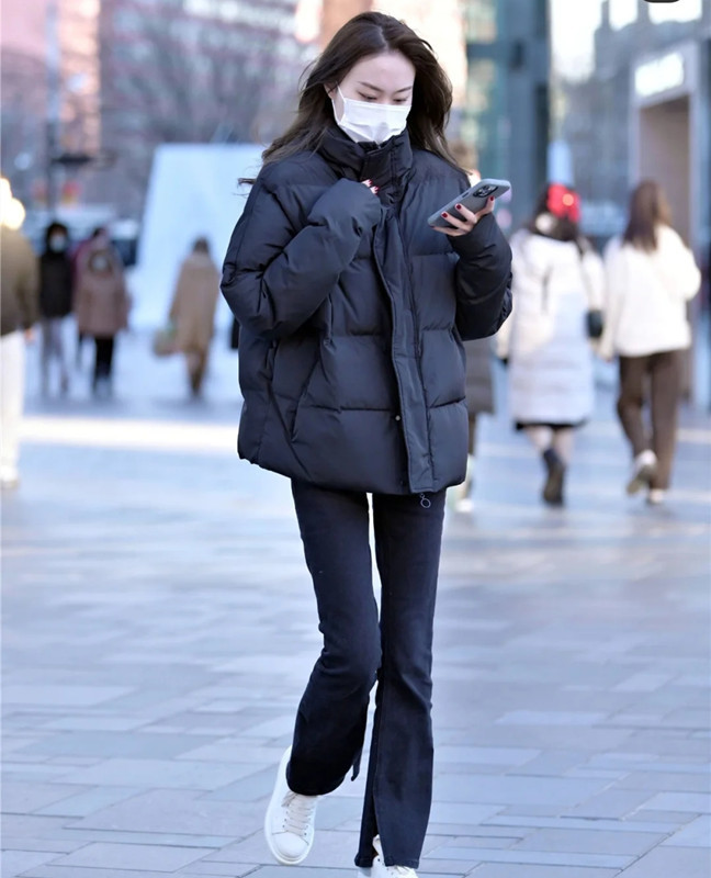 看完北京女孩街拍，才发现穿基础款也可以很时髦，越简单越高级