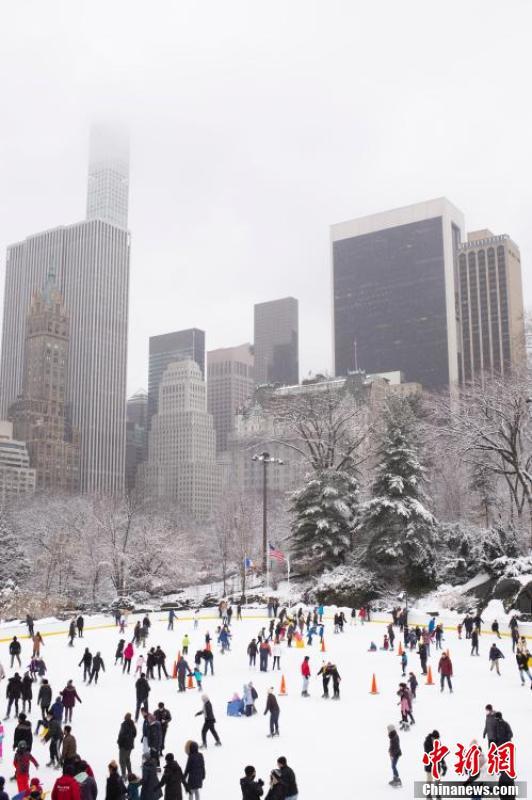 雪后纽约中央公园宛若童话世界方位介词图解智力方格填空