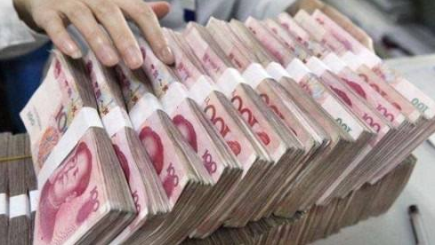 100万现金和退休金3500元的两个人哪个过得更舒服