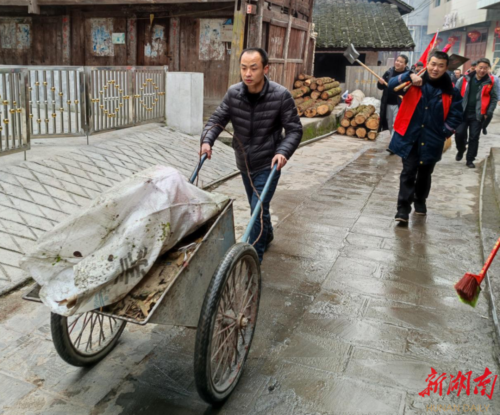 永顺县毛坝乡开展李烛尘故居卫生清洁志愿活动_腾讯新闻
